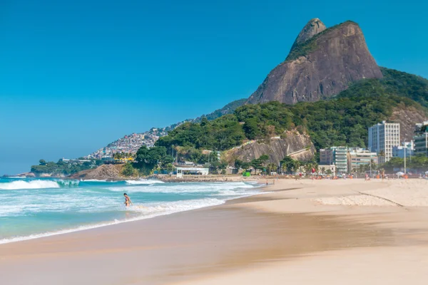 Schöne Aussicht auf den Strand von Ipanema in Rio — Stockfoto