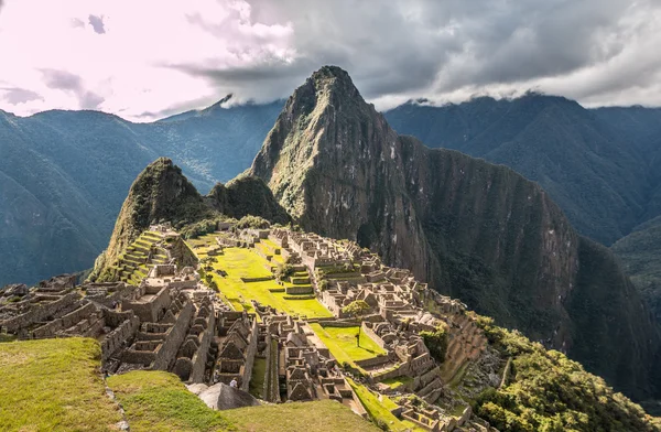 Panoramautsikt över Machu Picchu — Stockfoto