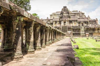 Angkor Thom karmaşık tapınakta Baphuon