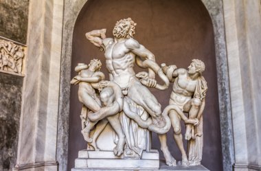 laocoon ve onun oğlu heykeli Vatikan Müzesi'nde