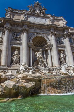 Roma'daki Trevi Çeşmesi güzel görünüm