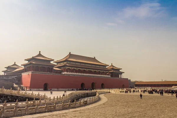 Дворцовые ворота в Запретном городе Пекина — стоковое фото