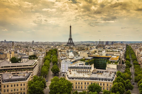 Sonnenuntergang Blick auf den Eiffelturm in Paris — Stockfoto