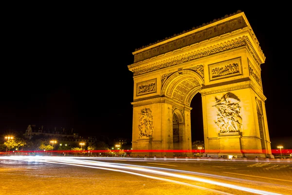 Arco de Triunfo de noche en París — Foto de Stock