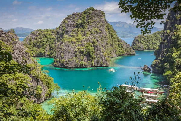 Blue lagoon w Coron Palawan — Zdjęcie stockowe