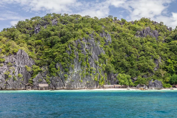 Piękna plaża na wyspie Palawan — Zdjęcie stockowe