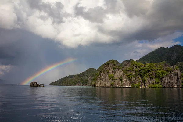 Tęcza nad wyspy Palawan — Zdjęcie stockowe