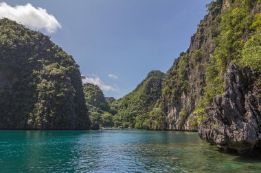 Kireçtaşı rock Palawan içinde