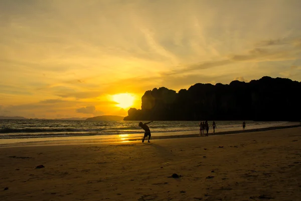 Západ slunce na pláži Railay v Krabi ostrov v Thajsku Stock Snímky