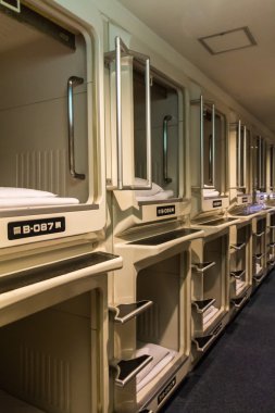 Japonya'da kapsül otel