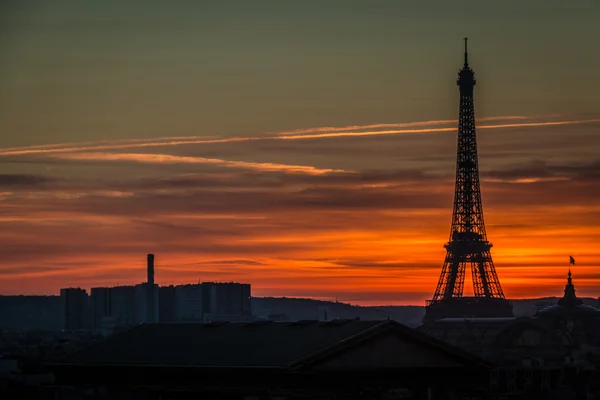 Schöne Aussicht auf Paris bei Sonnenuntergang — Stockfoto