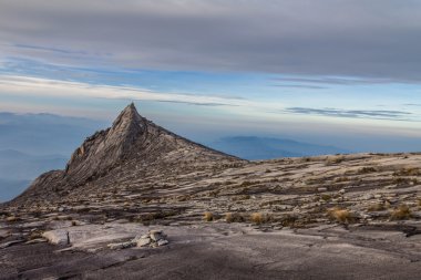 Tepe Mount Kinabalu