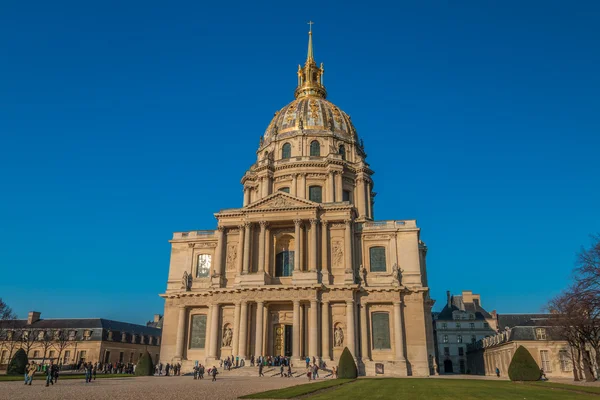 Bonita fachada del palacio Les Invalides en París —  Fotos de Stock