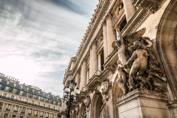 Nice statues outside Paris Opera — Stock Photo, Image