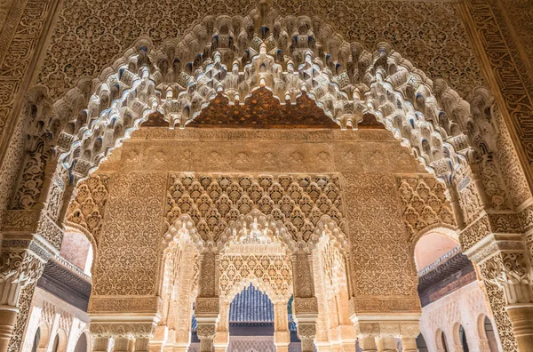 Inside Alhambra palace — Stockfoto