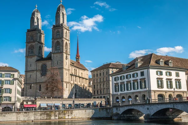 Iglesia de Grossmunster en Zurich Suiza — Foto de Stock