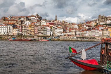 Porto nehirde