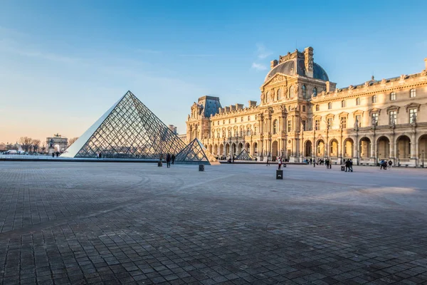 Pyramid in Louvre — Stock Photo, Image