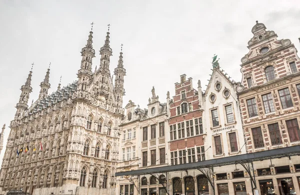 Gamla byggnader i Leuven Belgien — Stockfoto