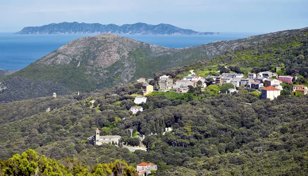 Las comunas de Erza en el norte de la península de Cap Corse — Foto de Stock