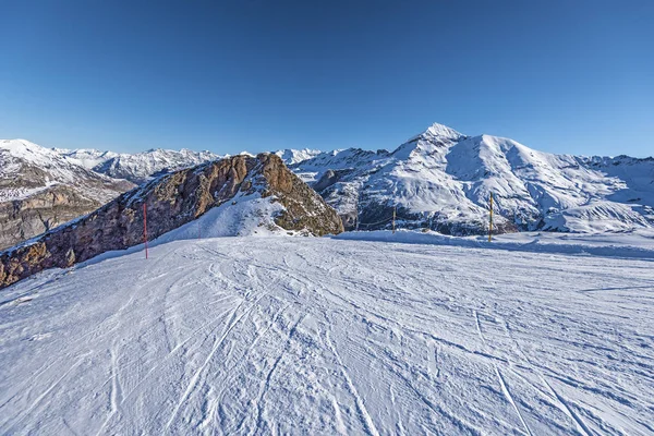 Síelés piste Gavarnie Gedre ski Resort — Stock Fotó