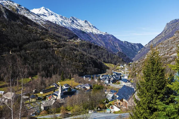 Gedre falu a francia Pireneusokban — Stock Fotó
