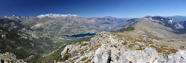 Niolo region panorama vom capu di u facciatu berg — Stockfoto