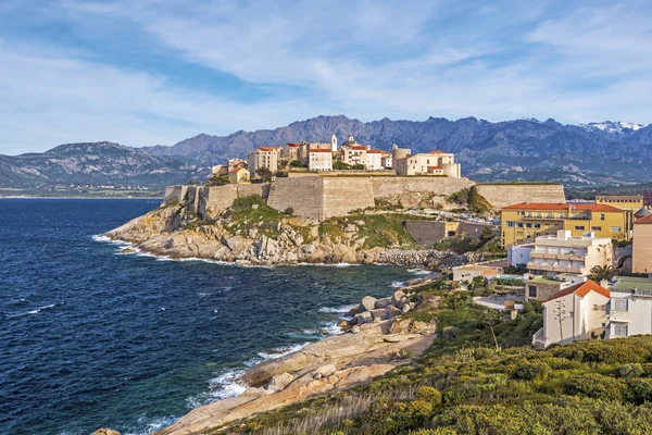 Calvi Revellata Yarımadası Corsica'deki / daki Marnixkade Kalesi 