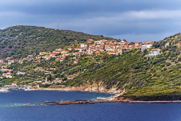 Vista desde el pueblo de Sea of Cargese en la isla de Córcega — Foto de Stock