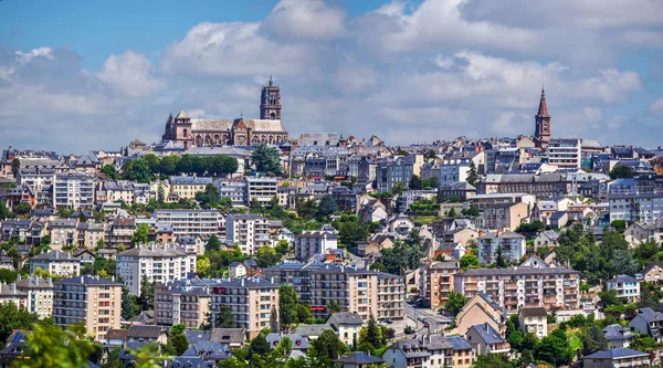 Panoramautsikt över staden Rodez i södra Frankrike. — Stockfoto