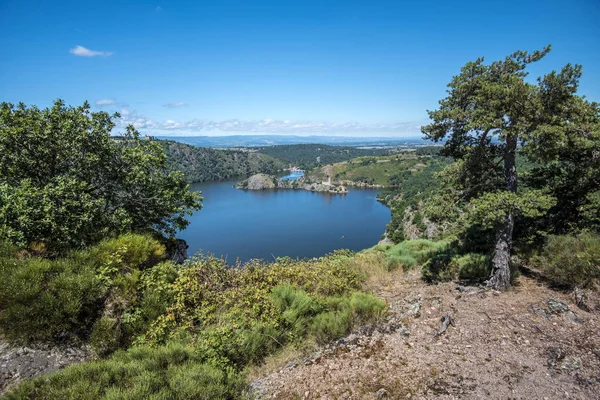 Grangent Adası 'ndaki Gorges de la Loire manzarası. 
