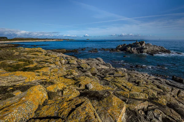 Vista de la costa occidental de la isla Hoedic desde Cabo Caspera — Foto de Stock