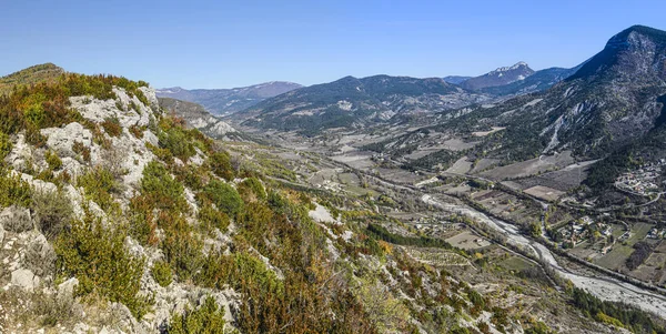 Vista panorâmica do vale do rio Eygues a partir do planalto de Saint Laurent — Fotografia de Stock