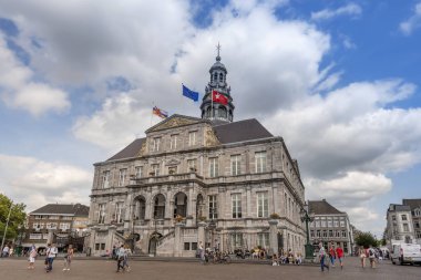 Maastricht Belediye Binası, Markt Meydanı 'ndan görüldüğü gibi. 