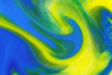 Karışık sarı ve mavi renkler