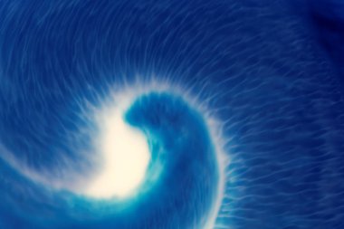 Mavi renk beyaz renk ile karışık