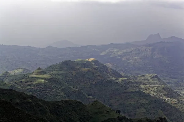 Landschap met wolken in het Simien gebergte in Ethiopië. — Stockfoto