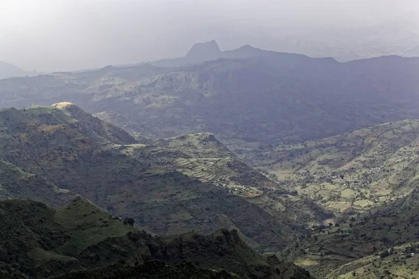 Landschap met wolken in het Simien gebergte in Ethiopië. — Stockfoto