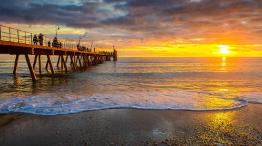İnsanlar Glenelg Beach İskelesi