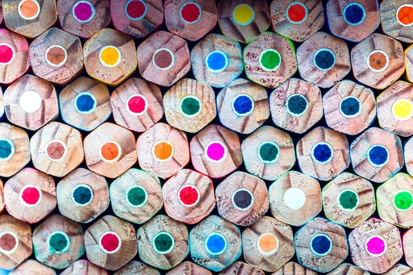 Un mucchio di matite colorate — Foto Stock