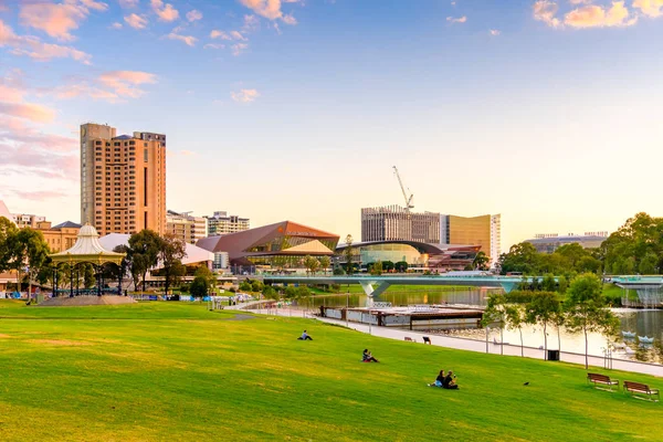 De skyline van de stad van Adelaide — Stockfoto