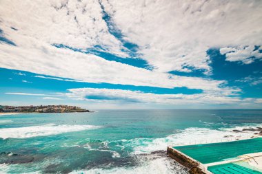 Bondi Beach view adlı okyanus ile Açık Yüzme Havuzu