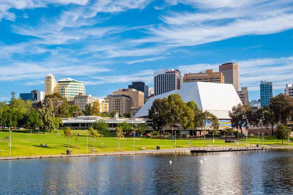 Adelaide şehir manzarası bir günde