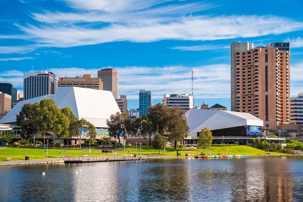 Adelaide stadens silhuett på en dag — Stockfoto