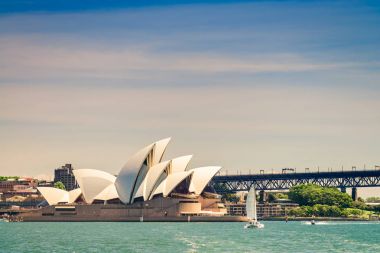Sydney harbour Opera Binası ile