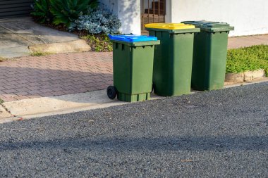 Kerbside depo koleksiyonu için hazır