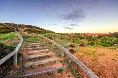 Yolu ile Hallett Cove Boardwalk merdiven 