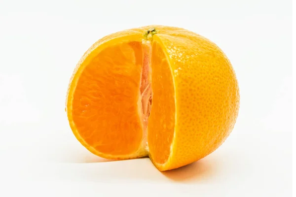 Medio Naranja Sobre Fondo Blanco — Foto de Stock