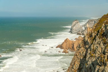 Cabo da roca sintra kayalıklarının üzerinden deniz manzarası kıtasal Avrupa 'nın en batı noktası