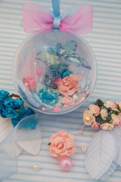 Синий декоративный шар — стоковое фото
